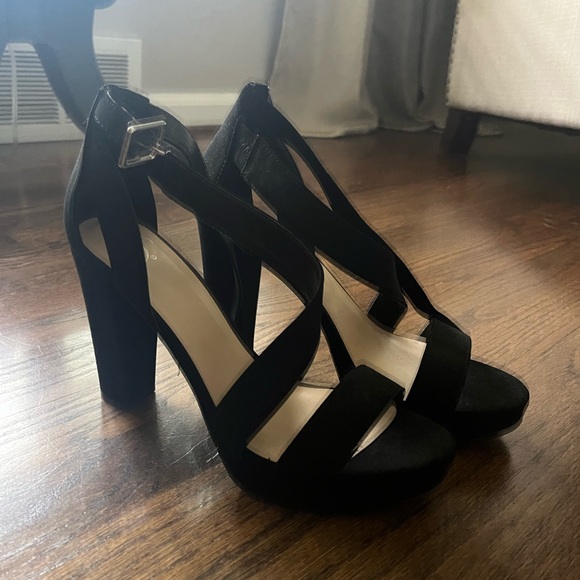 Strappy Heels with silver buckle - Picture 2 of 7